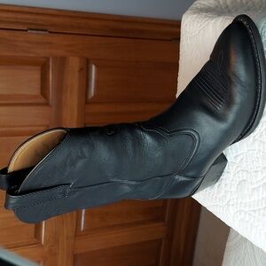 •Men's Ariat Classic Black Western Wide Square Toe Boots, Size 10EE, Like New